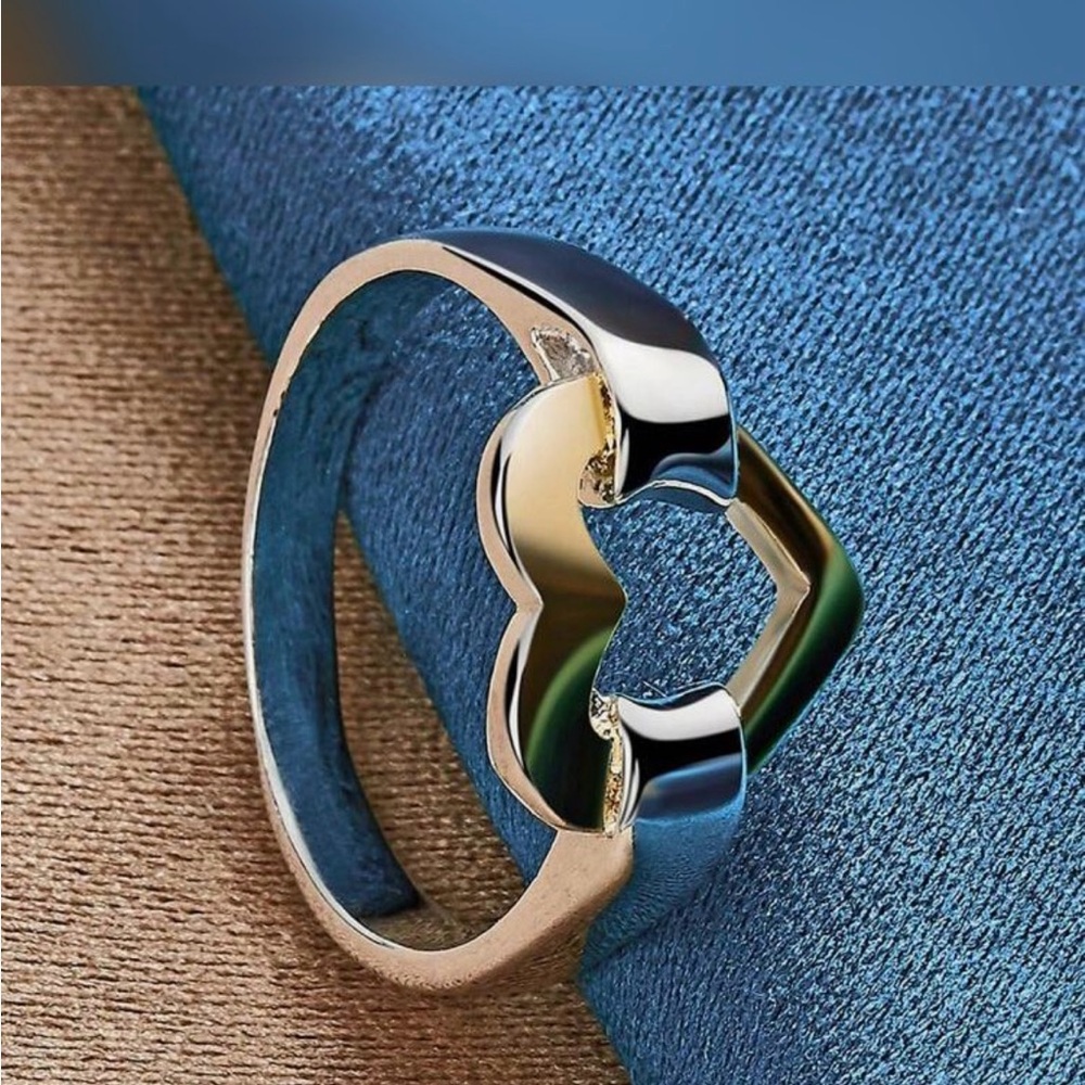Gold and Sterling Silver Heart Ring Size 8 & 9 - Picture 4 of 4